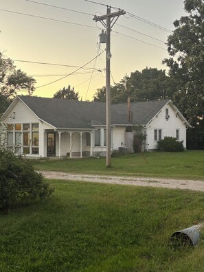 المنشأة من الخارج