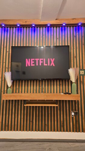 Entire Apartment | Free Parking | Prime Location