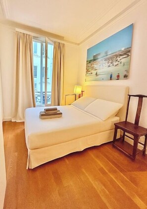 1 chambre, fer et planche à repasser, Wi-Fi gratuit, draps fournis