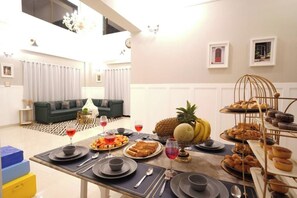 Dining - EKO STAY Gold - Gatsby Villa (Lonavala)