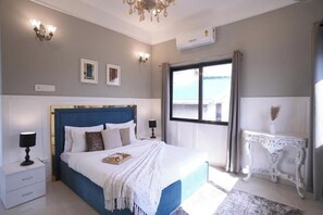 4 bedrooms, WiFi - EKO STAY Gold - Gatsby Villa (Lonavala)