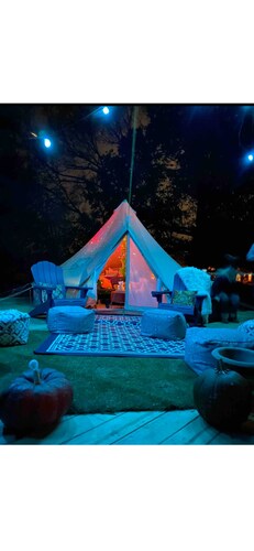 The Chic Retreat Glamping Experience at Blue Haze Farms. Pet friendly!