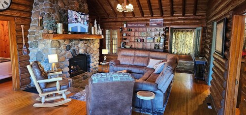 Peaceful 2-bedroom house with AC in Park Rapids