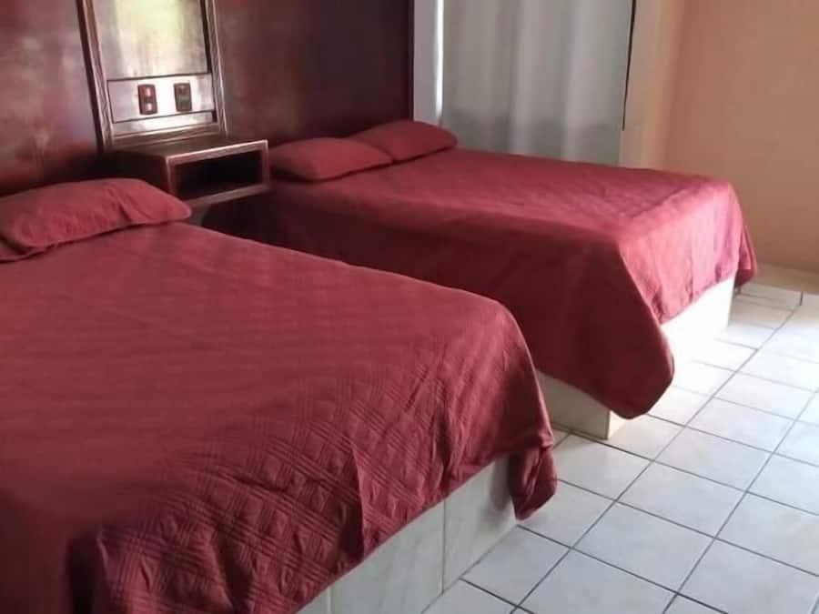 Quarto casal | Espaço de trabalho para notebook, Wi-Fi de cortesia