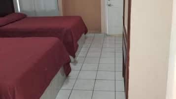 Double Room | Laptop workspace, free WiFi