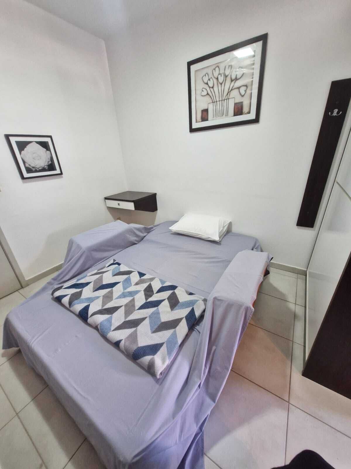 1 habitación, internet y ropa de cama 