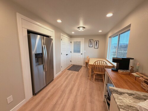 New Listing Special! Your National Parks Base Camp, Remodeled 3 Bed home.