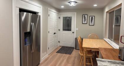 New Listing Special! Your National Parks Base Camp, Remodeled 3 Bed home.