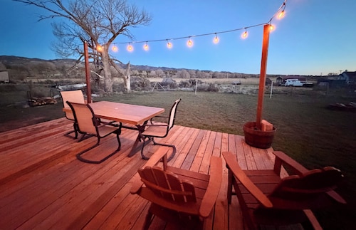 New Listing Special! Your National Parks Base Camp, Remodeled 3 Bed home.
