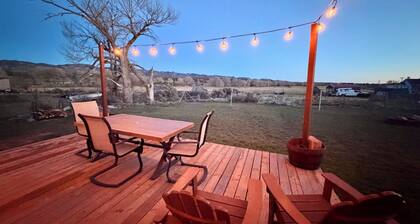 New Listing Special! Your National Parks Base Camp, Remodeled 3 Bed home.