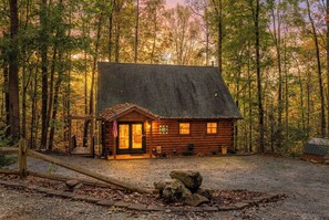 Exterior - Saddle Up! - Log Cabin - Powder Horn - Hike - Fish - Pets Ok - Fiber Wifi (Deep Gap)