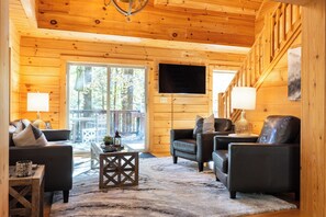 Smart TV, fireplace, DVD player, books - Saddle Up! - Log Cabin - Powder Horn - Hike - Fish - Pets Ok - Fiber Wifi (Deep Gap)