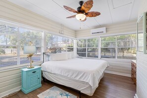3 bedrooms, bed sheets