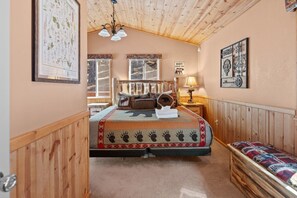 3 soverom, strykejern/-brett og sengetøy