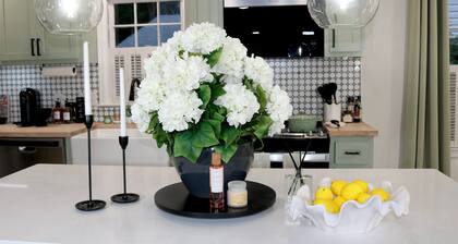 Modern Cottage• Midtown Mobile• 3BR, 1BA• Screened Porch with Ping Pong• Near DT