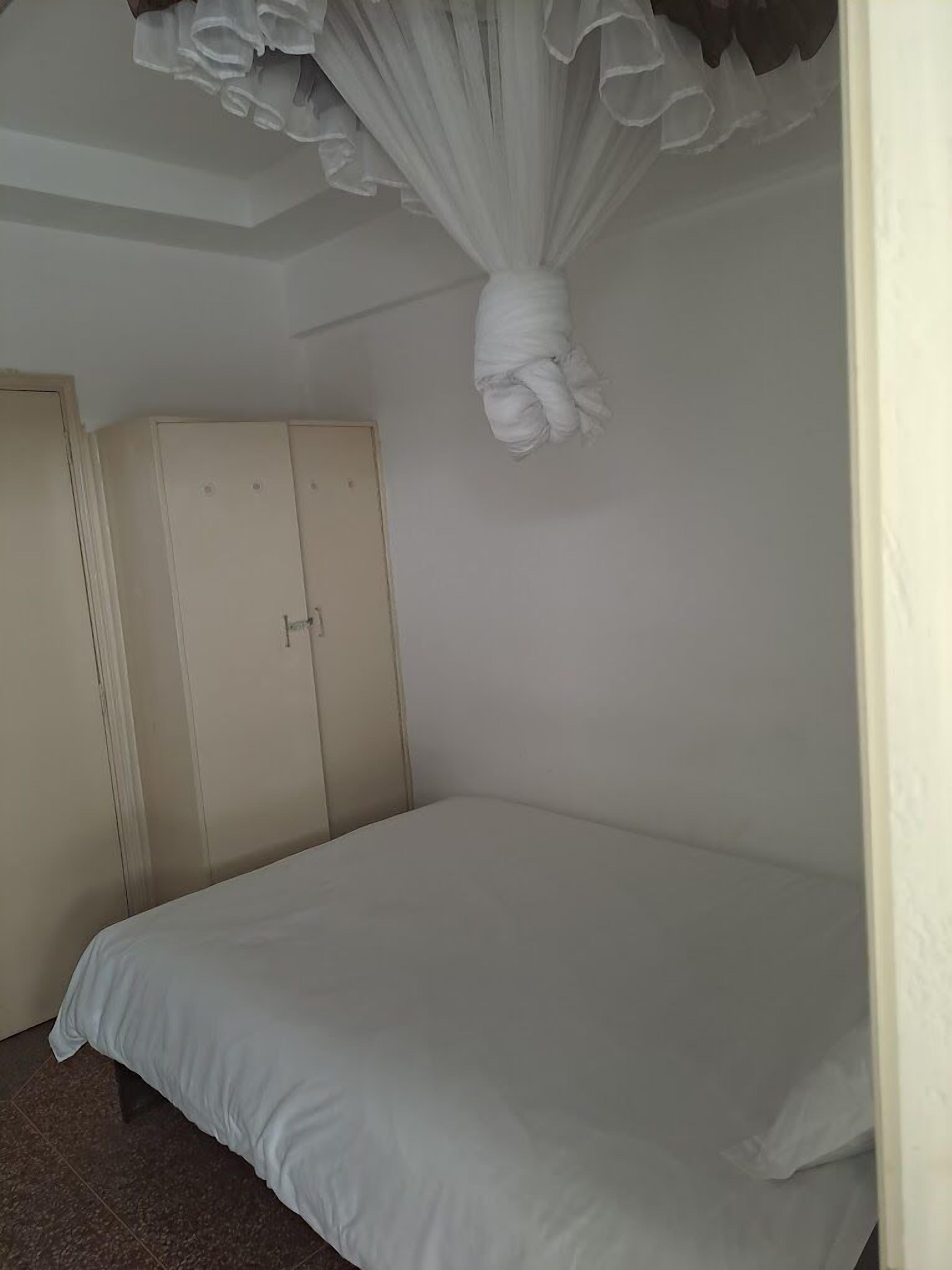 Wifi gratis y ropa de cama 