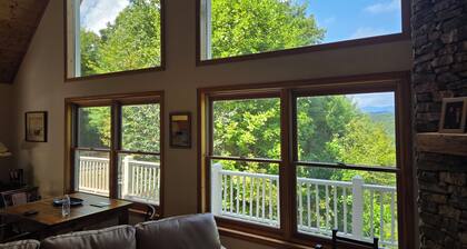 Beautiful Private Mountainview Spacious 4-bedroom house in charming Murphy