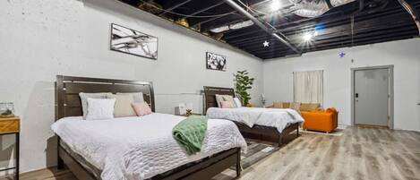 4 bedrooms, Internet, bed sheets