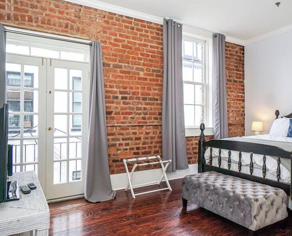 Blackout drapes, iron/ironing board, free WiFi