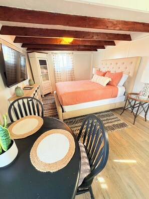 1 quarto, Wi-Fi de cortesia, roupa de cama