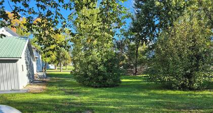 Dakota Fields Lodge- an incredible retreat in the heart of Gods Country