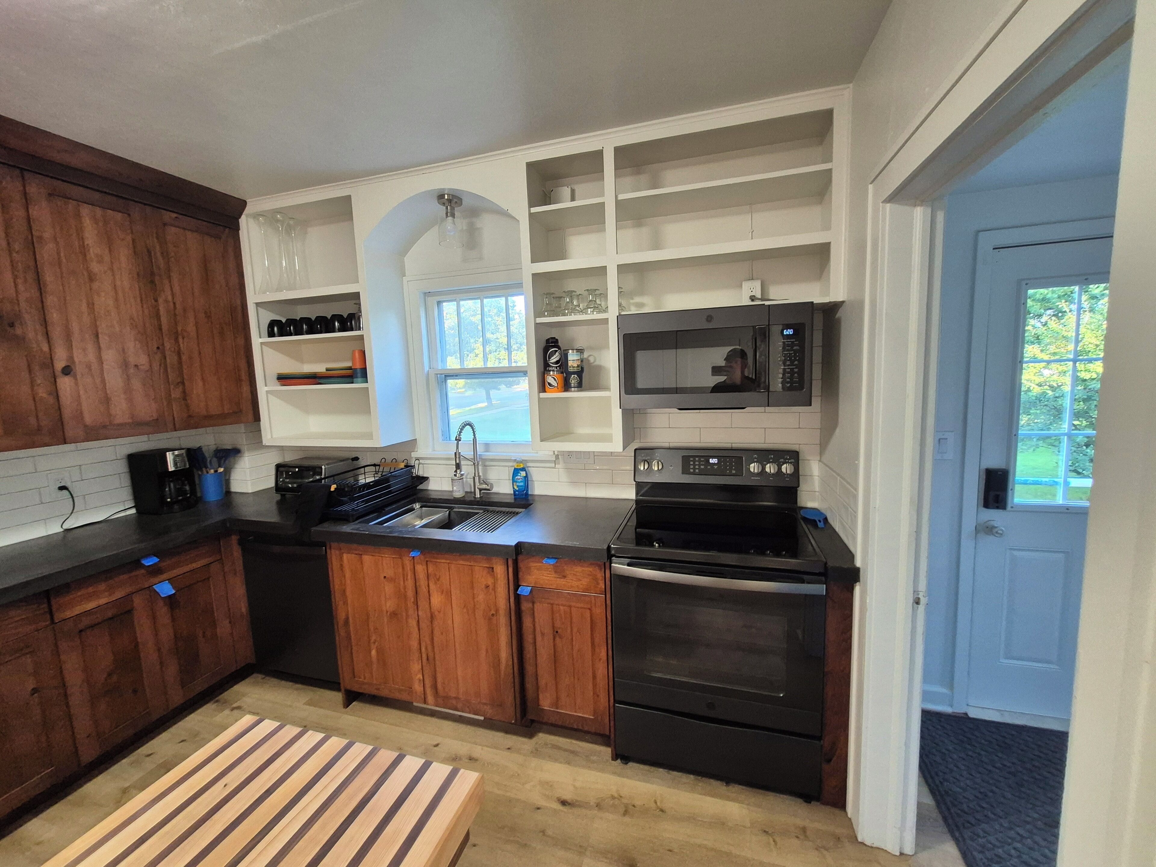 Microwave, oven, stovetop, dishwasher