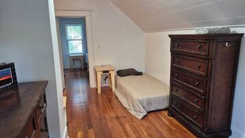 4 bedrooms, WiFi, bed sheets