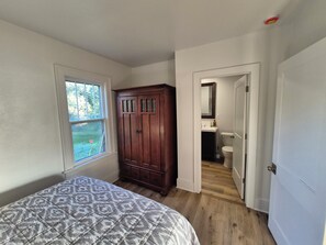 4 bedrooms, WiFi, bed sheets - Dakota Fields Lodge- an incredible retreat in the heart of Gods Country (Strasburg)