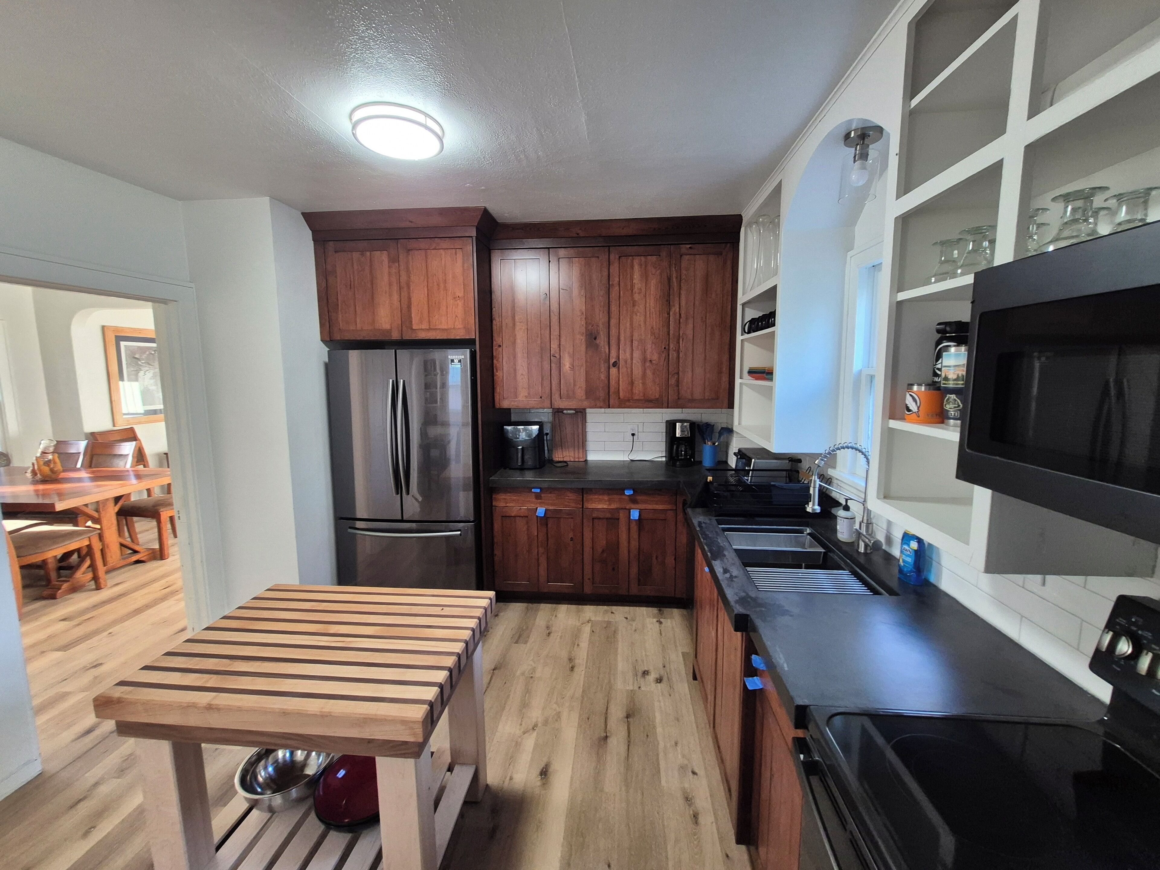 Mikrobølgeovn, ovn, kogeplade, opvaskemaskine