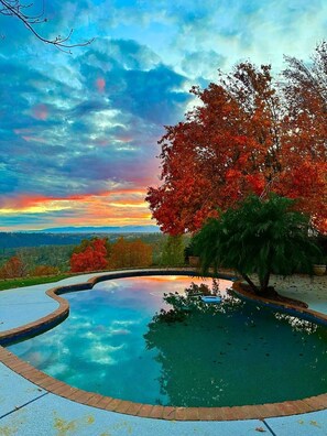 Pool - Private 11-Acre Getaway in Redding w/Pool, Hot Tub & Panoramic Shasta Views (Redding)