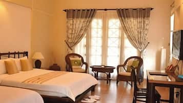Bungalow, pemandangan kebun | Brankas dan setrika/meja setrika