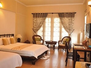 Bungalow, Garden View