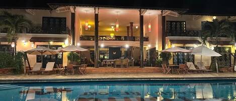 Outdoor pool, pool umbrellas, sun loungers