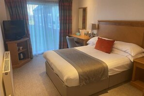 Cribs/infant beds