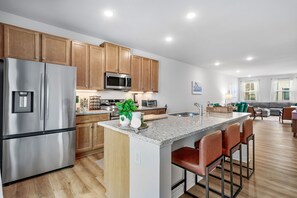 Fridge, microwave, oven, stovetop - Chic 3-Bed Townhome in Walkable Suburban Oasis (Midlothian)