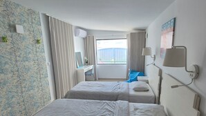 3 室のベッドルーム、WiFi (無料)、ベッドシーツ