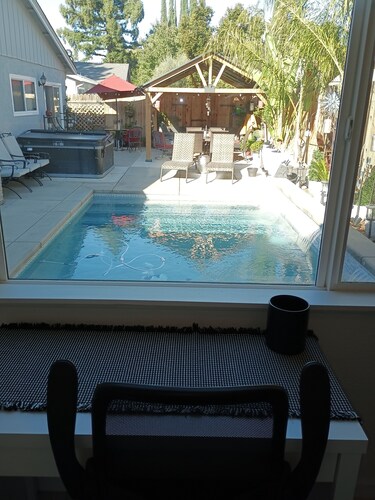 Lovely studio in Sacramento near downtown.