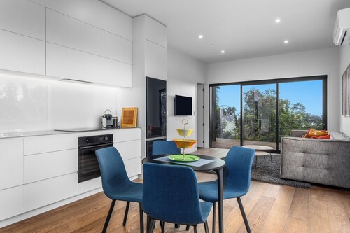 Treetop Hideaway - Ohope Holiday home