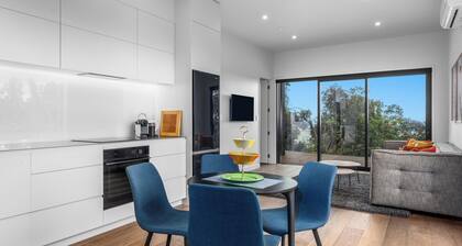 Treetop Hideaway - Ohope Holiday home