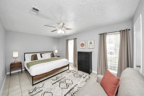 3 bedrooms, iron/ironing board, WiFi, bed sheets