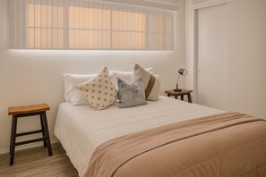 2 bedrooms, iron/ironing board, Internet, bed sheets