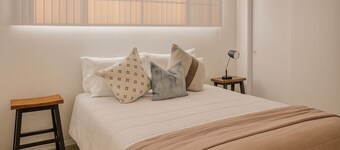 Bright & cozy modern space near Downtown.