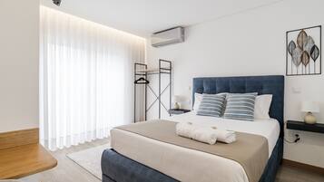 1 habitación, tabla de planchar con plancha, wifi y ropa de cama