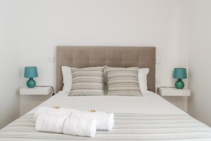 1 chambre, fer et planche à repasser, Wi-Fi, literie fournie