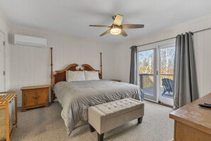 3 bedrooms, iron/ironing board, travel cot, free WiFi