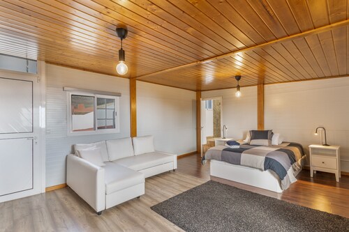 Vacation Villa 'Montaña' with Wi-Fi and Air Conditioning