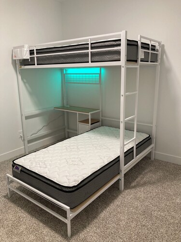 Lovely 3 BR Condo w/ Vaulted ceilings, Near Hot Springs & Utah Lake - 30 day min