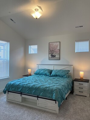 3 bedrooms, iron/ironing board, WiFi, bed sheets