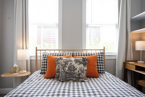 House, Courtyard View | Blackout drapes, iron/ironing board, free WiFi