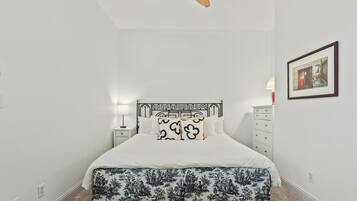 Rumah, pemandangan halaman | Tirai kedap cahaya, setrika/meja setrika, dan Wi-Fi gratis